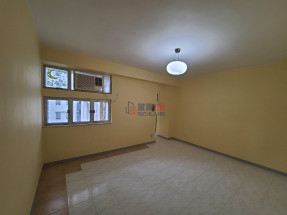 鄰近商場 出入方便