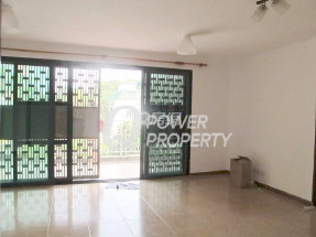 交通方便,1分鐘步行到巴士站,最近的地鐵是坑口