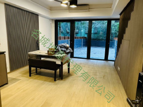 特色平台大花園, 上下層覆式 ~ 