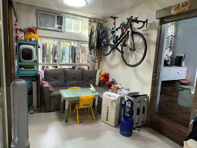 自由市場 靚裝修兩房 實用少有