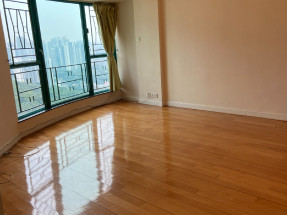 氣派超然,半山寧靜舒適,三房光猛,泳池全天候會所齊全,