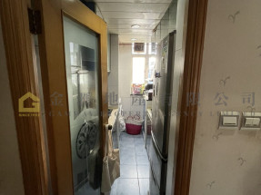 超荀大三房,罕有放盤