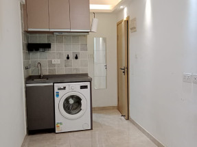 附近民生配套齊全 , 精緻靚裝 , 空間感足 , 約四分鐘到地鐵站 。