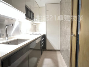 地鐵上蓋，朝南海景