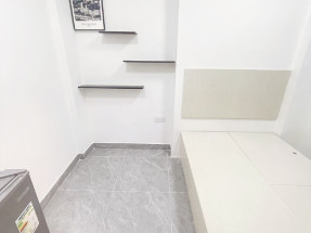 唐3樓 大開間，基本傢私，裝修靚，空間大，拎包入住，即打9035 8312約睇