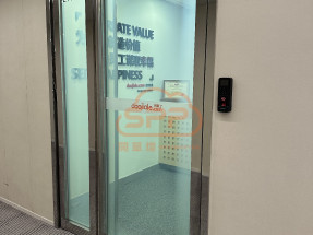 這段文字是用來形容超靚住宅的超級無敵筍貨,