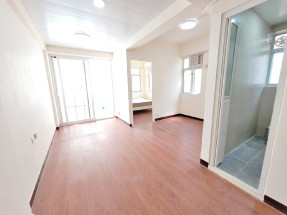 一房一廳，有平台，有天台，光猛通風，裝修舒適，間隔合理，空間大，歡迎約睇