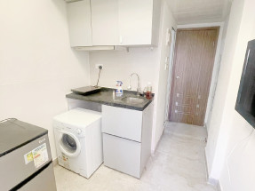 一房一廳，基本傢私電器齊全，拎包入住，獨立衛浴，旺市區內，歡迎約睇