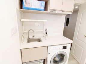 一房一廳，雅致裝修，有窗光猛通風，間隔實用，獨立衛浴，旺市區內，歡迎約睇