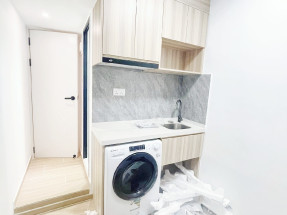 開間，裝修舒適，有窗，獨立衛浴，黃金地段生活便利，歡迎約睇