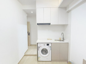 開間,靚裝修,有部分傢私電器,獨立乾濕衛浴,有窗旺市區內,歡迎約睇