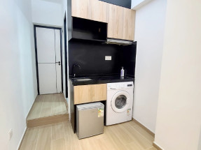 一房一廳獨立單位，有窗，基本傢私電器，旺市區內，歡迎約睇