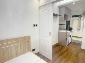 一房一廳,裝修雅緻舒適,間隔合理,有幾本家私電器,拎包入住,歡迎約睇