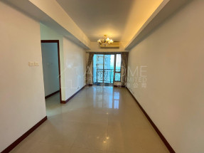 Bright and airy, convenient location