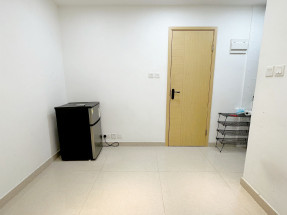 靚房一廳，靚間隔環境，部分傢私電器，有獨立廁所，空間舒適，黃金地段，歡迎約睇