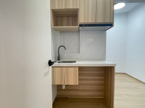 套房，有保安，有大閘，有電梯，裝修舒適新淨，旺市區內，歡迎約睇