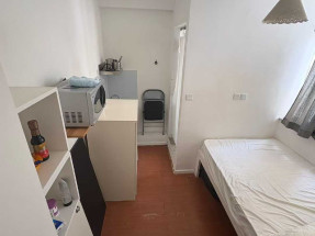 有基本傢私電器，包上網費，wifi，1星期清潔1次，唐樓，環境幽靜舒適，歡迎約睇