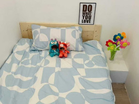 套房，獨立衛浴，有基本家私電器，拎包入住，地段舒適，歡迎約睇