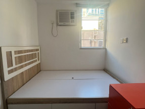 開間，有部分傢私電器，有窗，獨立衛浴，環境舒適，黃金地段，歡迎約睇