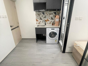 一房一廳，獨立衛浴，有部分傢私電器，裝修舒適，旺市區內，歡迎約睇