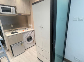 開放式，有窗，有電梯，有大閘，有部分電器，美食林立，歡迎約睇