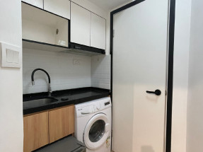 一房一廳，有基本傢私電器，獨立乾濕衛浴，旺市區內，歡迎約睇