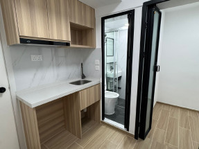 開放式，裝修舒適，有窗，獨立衛浴，黃金地段生活便利，歡迎約睇