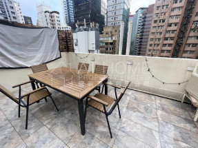Roof, nice deco, fully furnished, walk up building