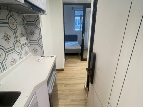 一房一廳，裝修雅緻，有部分傢私電器，獨立衛浴，黃金地段，歡迎約睇