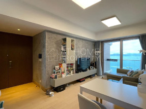 Luxury building, sea view, convenient location