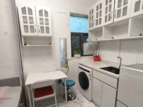 開放式，有雙人床，多窗有電梯，家電齊全，旺市區內，歡迎約睇