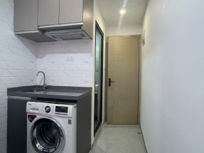 有幾本傢私電器，開間，獨立衛浴，拎包入住，旺市區內，歡迎約睇