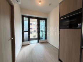 Brand new apartment, nice deco, convenient location