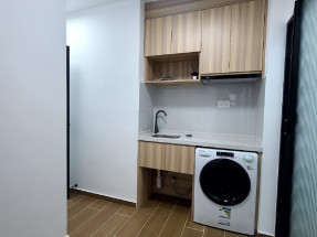 兩房一廳，有電梯，有基本傢私電器，裝修新靚，環境舒適，歡迎約睇