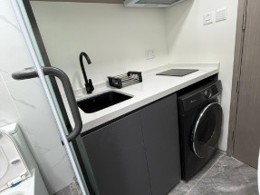 開放式間隔，有獨立衛浴，有基本傢私電器，拎包入住，只租女生，歡迎約睇