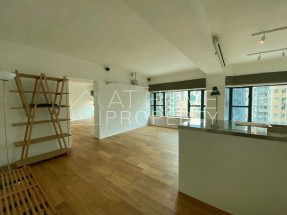 Open view, nice deco, open plan