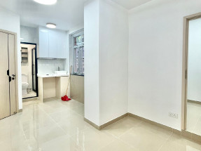 開放式間隔，精緻裝修，有大閘，乾濕分離獨立衛浴，旺市區內，歡迎約睇