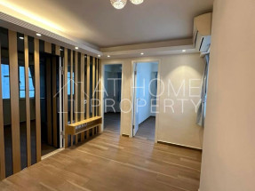 Open view, nice deco, convenient location