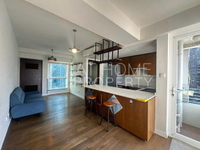 High floor, bright and open view, quiet location