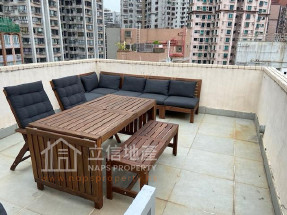 Private rooftop, good deal