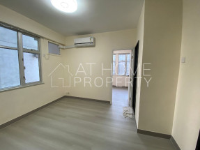 Newly renovated, quiet location, built-in wardrobe 