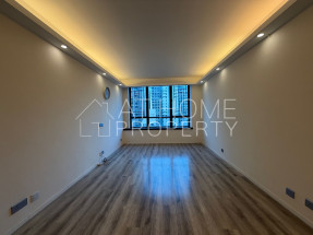 Nice deco, quiet location, practical layout