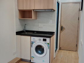 配備小型家電，尖沙咀豪華裝修一房一廳，5分鐘到地鐵站 包傢俬電器Wi-Fi，即搬即住.