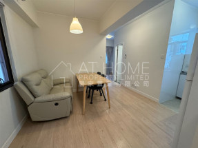 Nice deco, convenient location