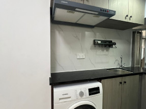  唐3樓，一房一廳，新裝修，有幹濕分離衛浴，一分鐘到地鐵站，歡迎約睇