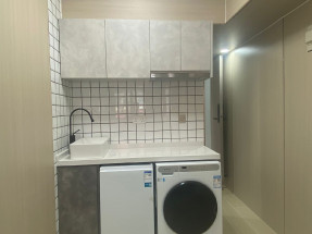 開放式間隔，全新裝修，乾淨企理，有部分傢私電器，維園後面，3分鐘天后地鐵站