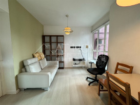 Furnished, nice deco, convenient location