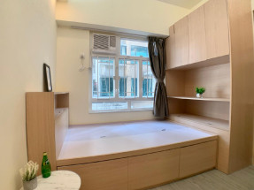 開放式間隔，有基本傢私電器，有窗環境舒適，歡迎約睇