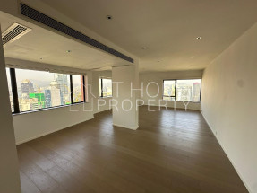 Nice deco, open view, prime location