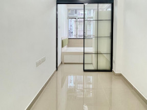 唐4樓 開放式間隔，精緻裝修，有大閘，乾濕分離獨立衛浴，旺市區內，歡迎約睇